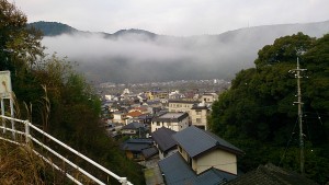 椎名八幡宮から見下ろす、岩国。錦帯橋の周辺