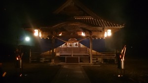 新年を迎える直前（午後１１時頃）の大森八幡神社拝殿